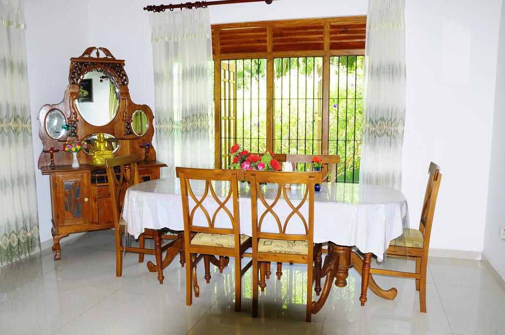 Lumbini Villa Bentota Cameră foto